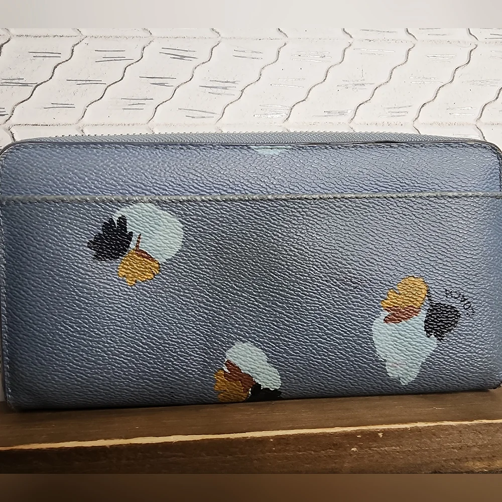 Coach ACCORDION ZIP WALLET IN FIELD FLORA PRINT COATED CANVAS - Picture 3 of 11